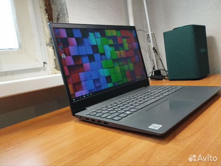 Мощный ноутбук Lenovo i3-10gen/8gb/ssd/Full HD