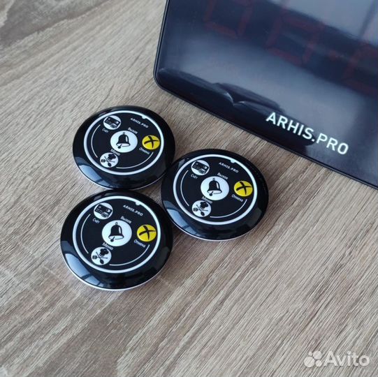 Кнопка вызова официанта в ресторан, кафе с табло