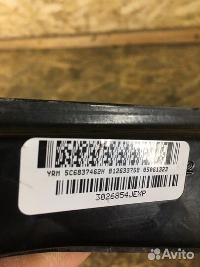 Стеклоподъемник передний правый Volkswagen Jetta