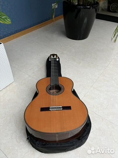 Акустическая гитара