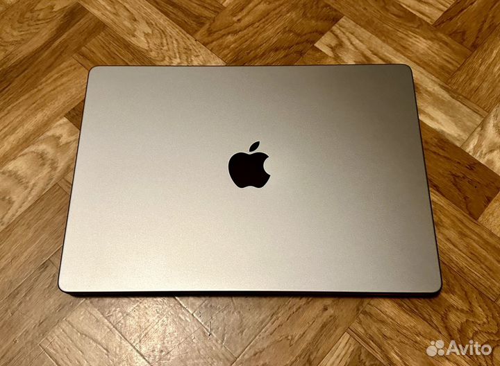 MacBook Pro M1 14