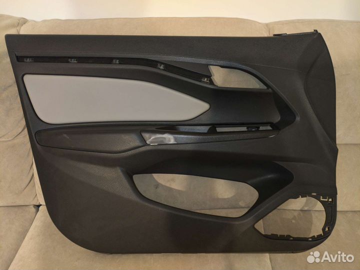 Обивка двери передняя левая Веста