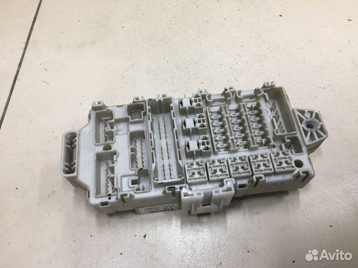 Блок предохранителей Mitsubishi Outlander