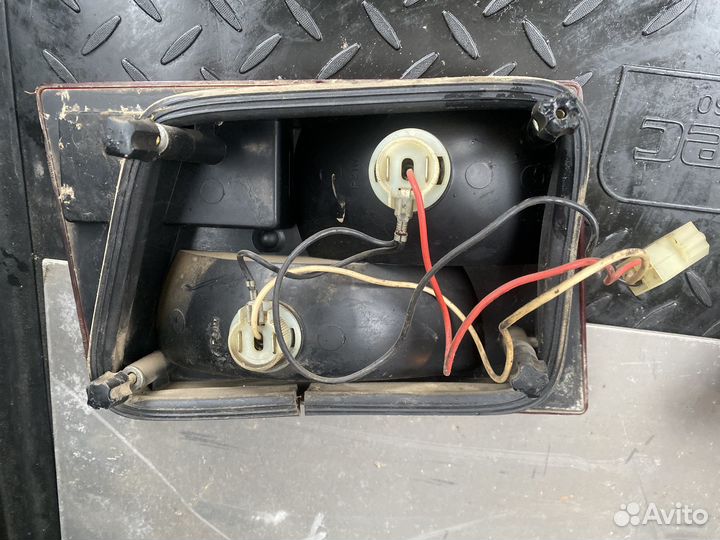 Задние фонари волга 3110