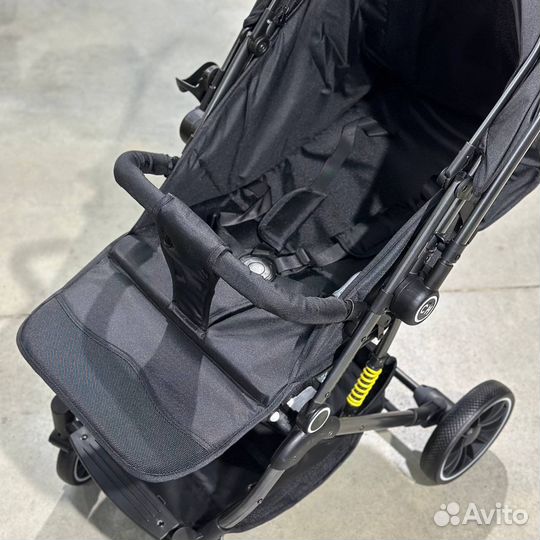 Прогулочная коляска с перекидной ручкой Luxmom 525