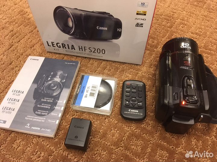 Видеокамера Canon Legria HF S200