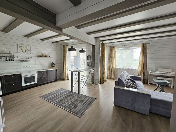 Коттедж 180 м² на участке 6 сот.