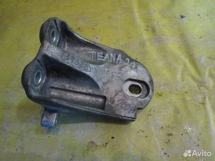Кронштейн двигателя Nissan Teana 32 08-14г 39623
