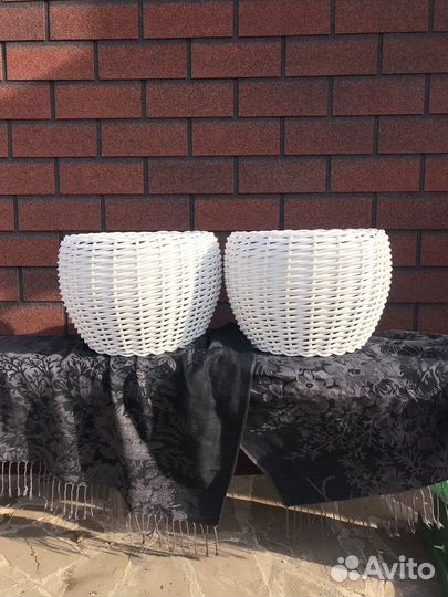 Кашпо для цветов из искусственного ротанга
