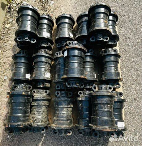 Опорные катки hitachi ZX200 9134243