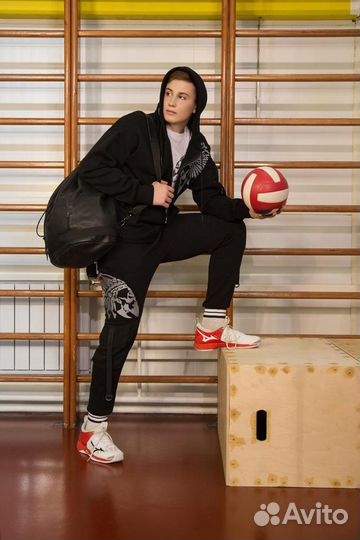 Пошив одежды худи, толстовок, костюмов