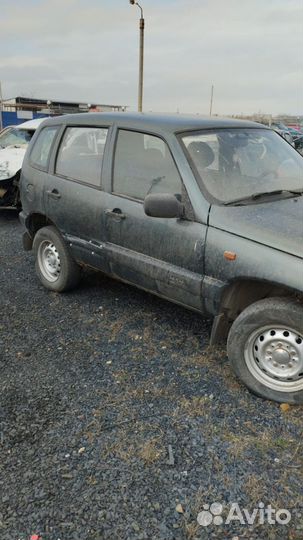 В разборе Шевроле Нива Chevrolet Niva