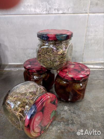 Сок,тушёнка домашняя,огурцы, грибы,варенье,чай