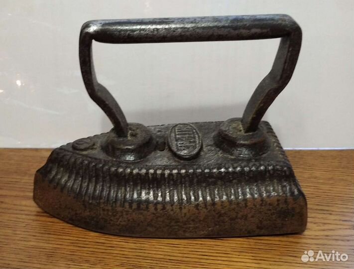 Утюг старинный