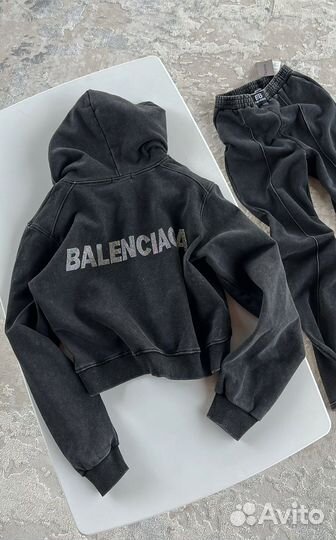 Костюм Balenciaga