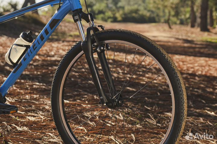 Велосипед горный хардтейл giant ATX 27.5