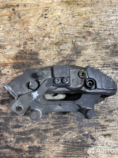 Суппорт передний правый Audi A8 4E2 BVJ 2-ой