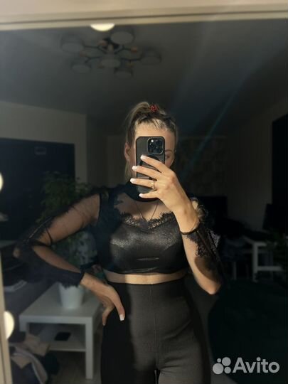 Вечерний брючный костюм