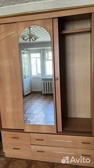 Шкаф