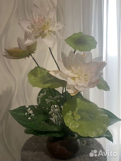 Цветок искусственный в горшке