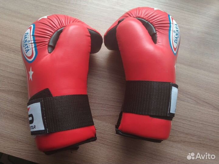 Боксерские перчатки Danata Star