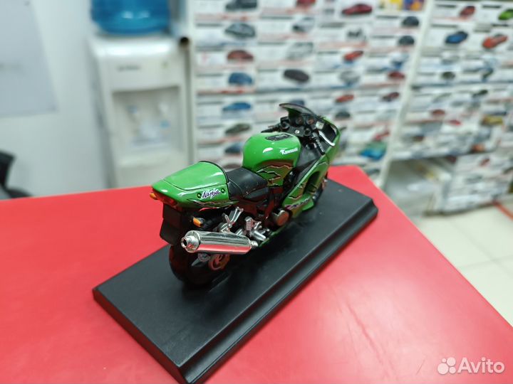 Kawasaki Ninja ZX-12R 1:18 Welly