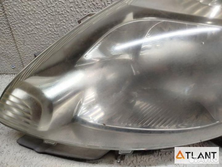 Фара передняя левая toyota passo