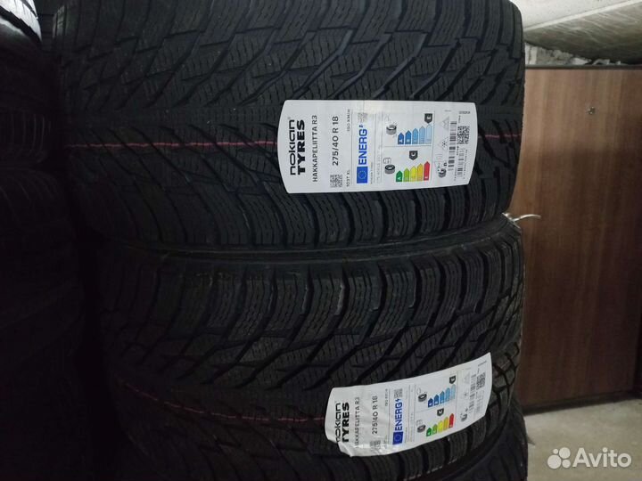 Nokian Tyres Hakkapeliitta R3 275/40 R18 и 245/45 R18 100T