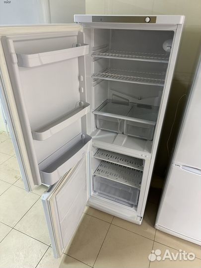 Холодильник Indesit идеальное состояние