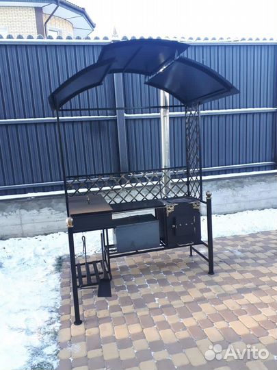 Кованые мангалы с крышей