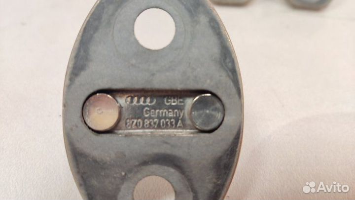 Ответная часть замка двери Audi A3 8PA BZB 2008