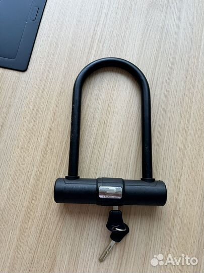 Замок скоба