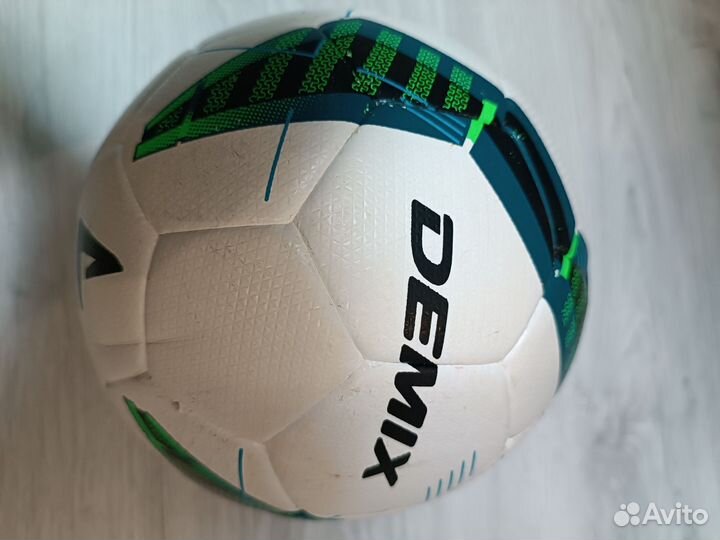 Футбольный мяч demix