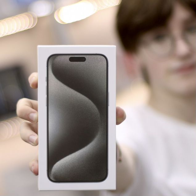 iPhone 15 Pro, 1 ТБ, SIM + eSIM