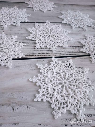 Вязаные снежинки. Набор из 6 шт.Ручная работа