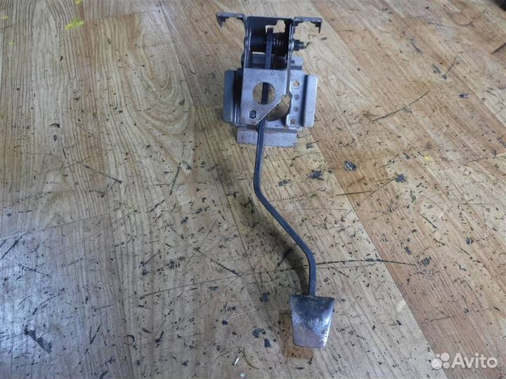 Педаль тормоза Hyundai Sonata IV (EF) 1998-2001