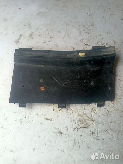 Крышка жабо Toyota Corolla 150 Левая