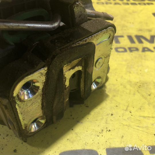 Дверной замок передний правый Hyundai Solaris