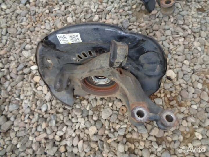 Ступица передняя левая Toyota Vitz KSP130 1KR-FE