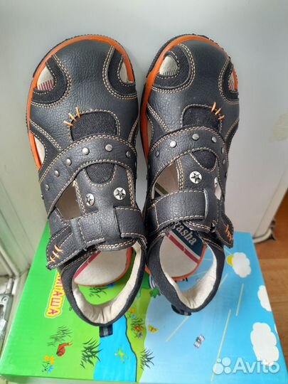 Сандали новые