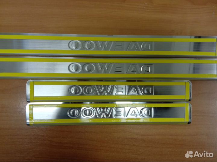 Накладки на пороги Daewoo Nexia