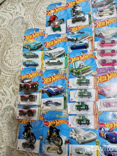 Hot Wheels по 250 отмечайте