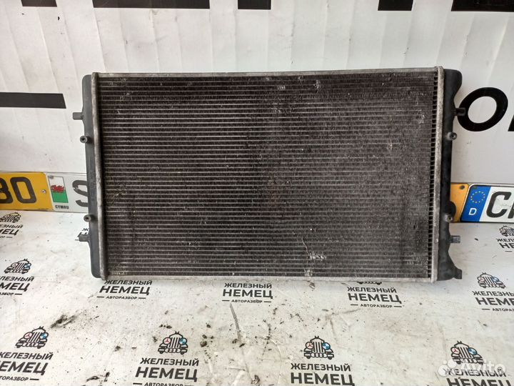 Радиатор охлаждения Volkswagen Golf 4