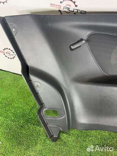 Обшивка салона задняя левая Toyota Celica ZZT231