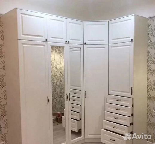 Угловой шкаф