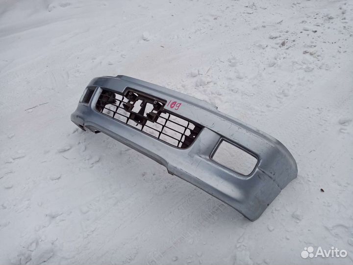 Бампер передний Toyota Lite Ace Noah