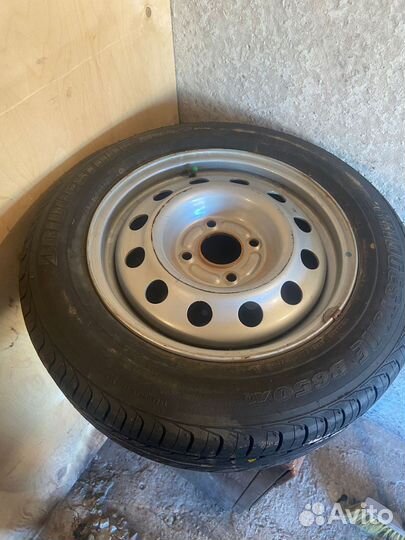 R15 Bridgestone B650AQ 185/65, PCD 4x114.3 DIA 66.1