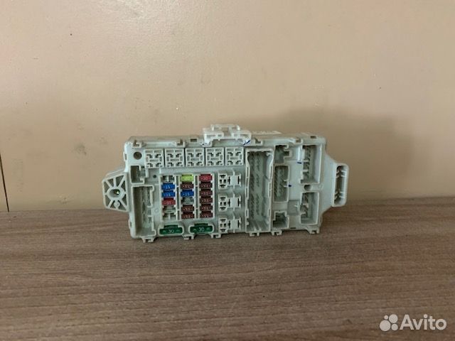 Блок предохранителей салонный Лансер 9