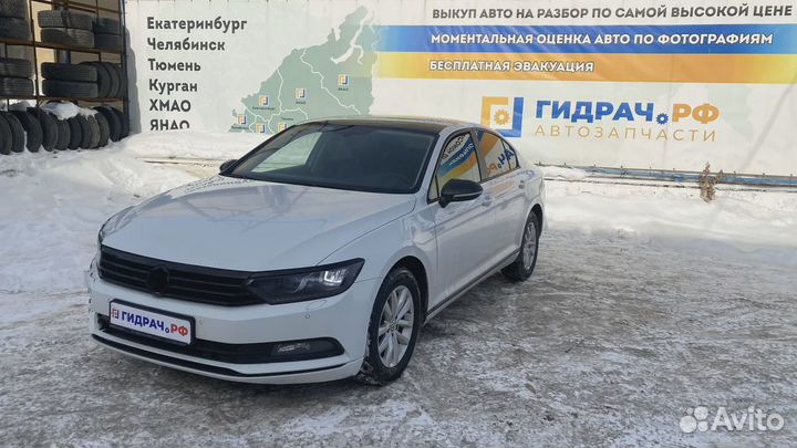 Обшивка багажника правая Volkswagen Passat (B8) 3G