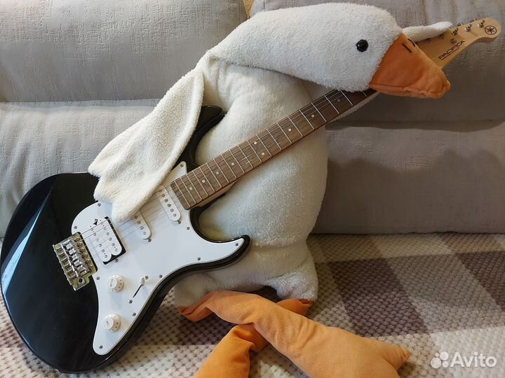 Электрогитара yamaha pacifica 012 + CM15R